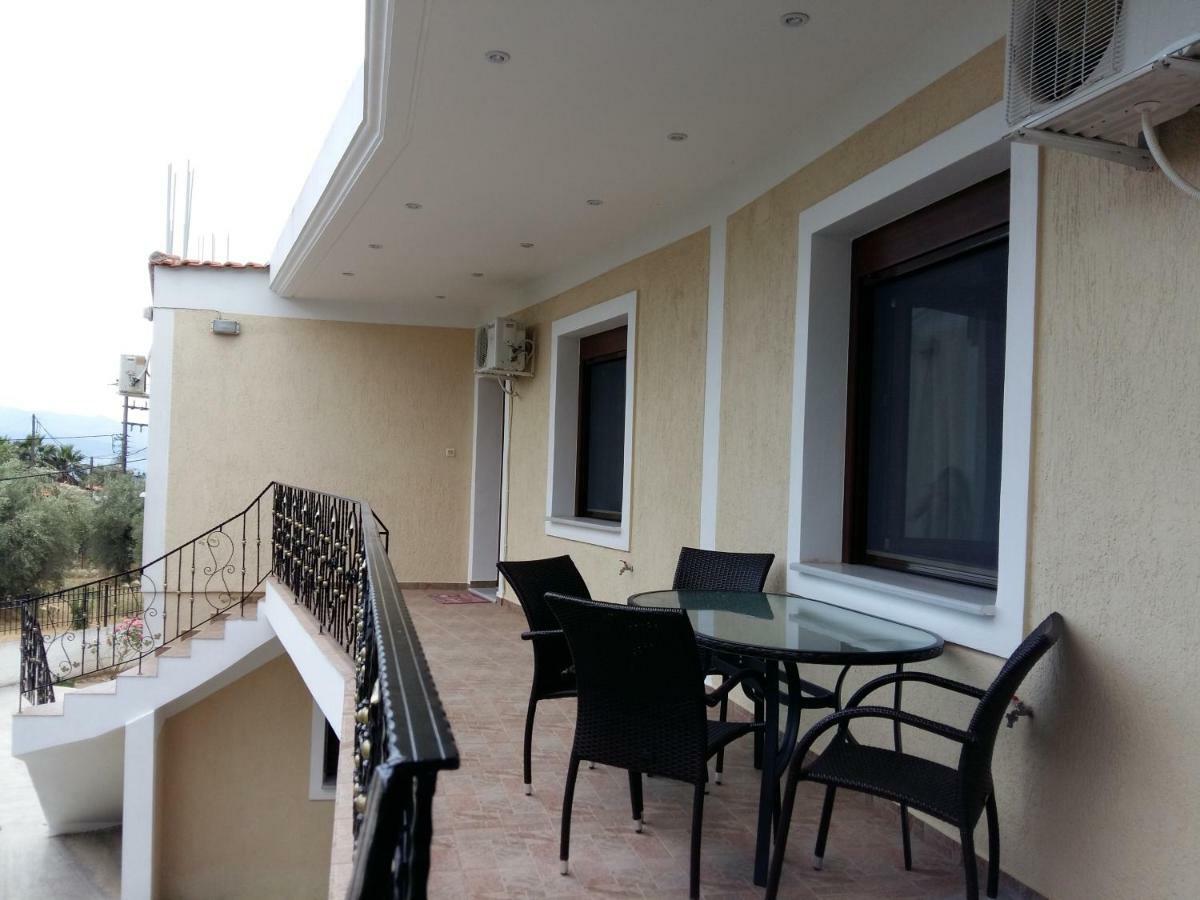 Gougousis Apartments Kaloyiros Esterno foto